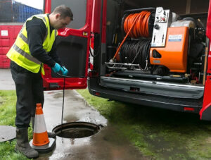 კანალიზაციის გაწმენდა ტროსით