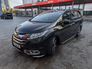 ქირავდება მინივენები 7 ადგილიანი